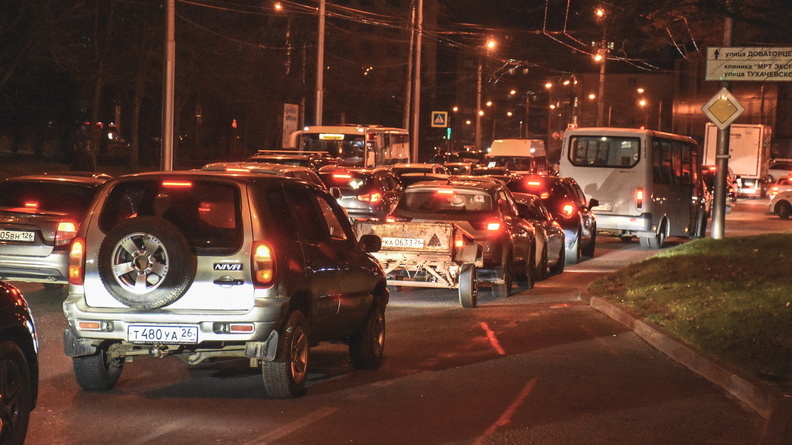 Серьезные пробки парализовали движение в Ставрополе