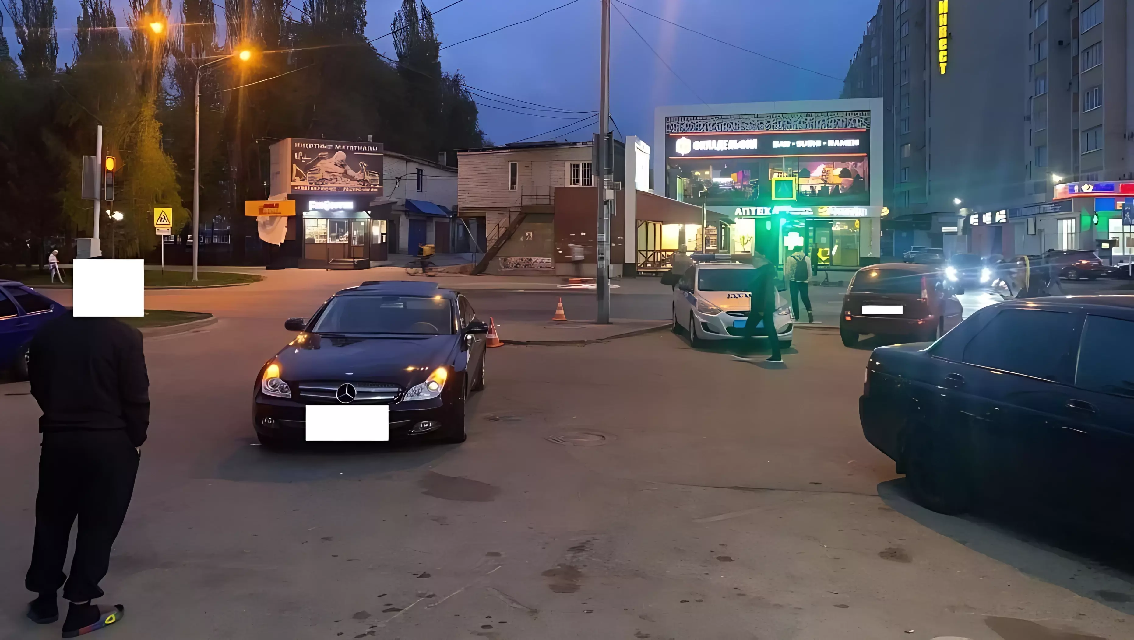 Водитель Mercedes сбил мать с двухлетним ребенком в Ставрополе