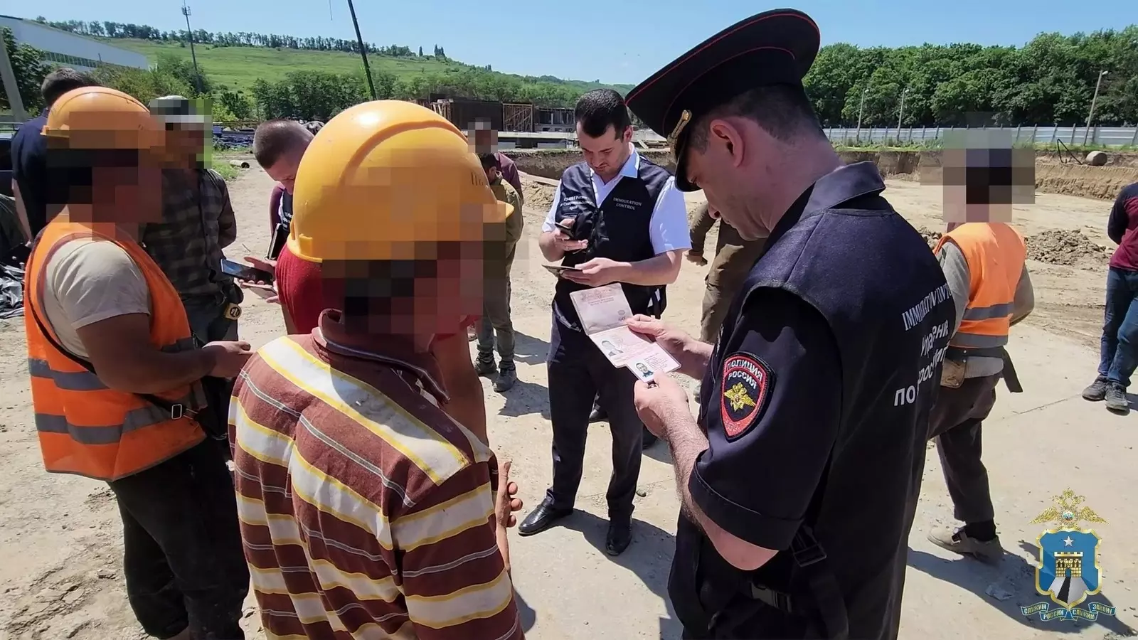 Четверо мигрантов отправятся из Ставрополья за пределы России