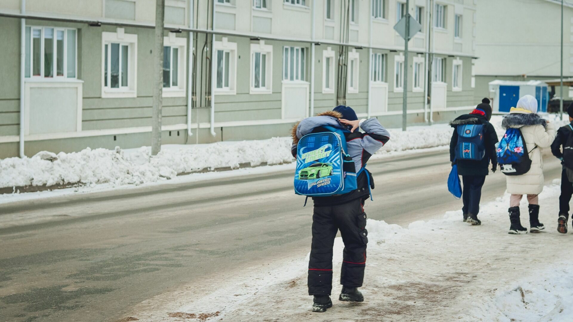 Неизвестные заявили о заминировании 14 школ в Кисловодске