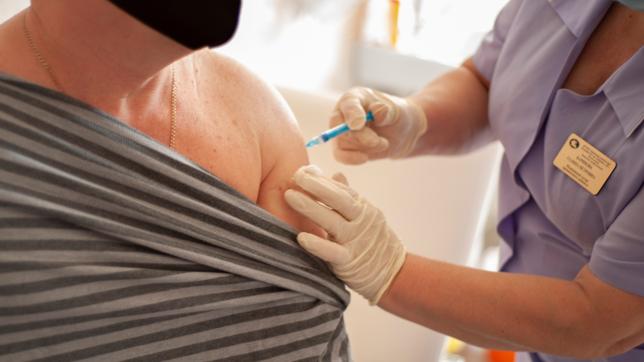 Наемные сотрудники и бюджетники Ставрополья сообщили о принуждении к вакцинации