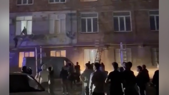 Взрыв газа произошел в многоэтажке в Дагестане