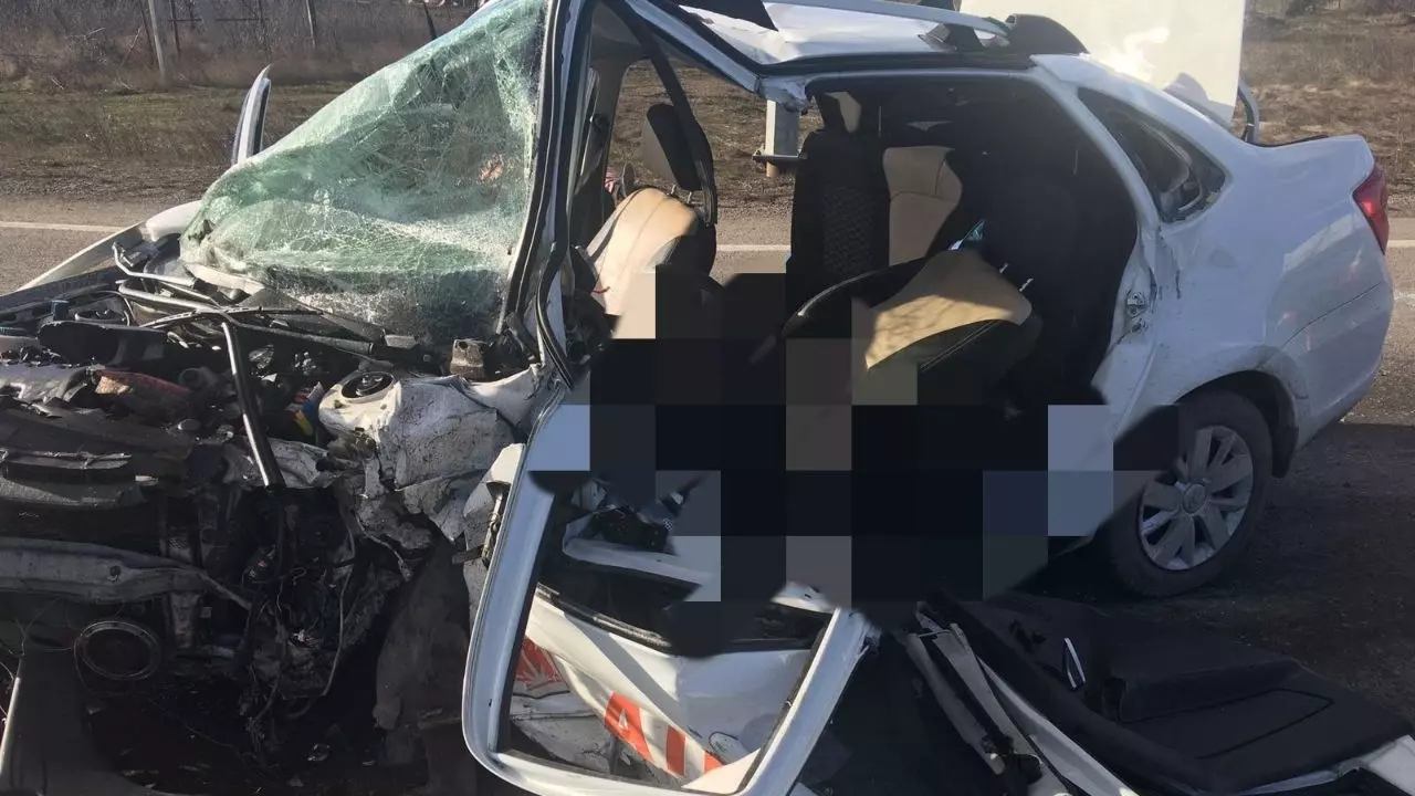 Два водителя погибли в лобовом столкновении на трассе в Ставропольском крае