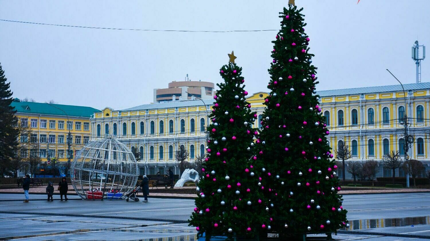 Ставрополь украсили к Новому году, а Петрашов признал часть взяток